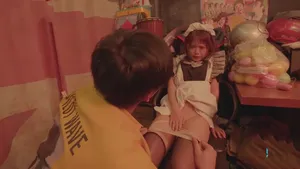 Nữ thần ngực khủng cúp D, ngoại hình siêu cao, cực kỳ quyến rũ, váy hông gợi cảm và đôi chân đẹp...